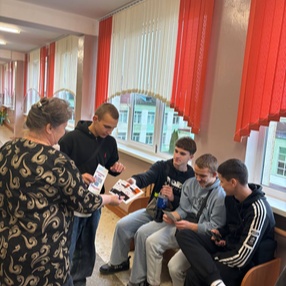 Специалистами Вороновского районного ЦГЭ на базе УО «Вороновский государственный колледж» в рамках республиканской информационно-образовательной антиникотиновой акции организовано информационно-образовательное мероприятие